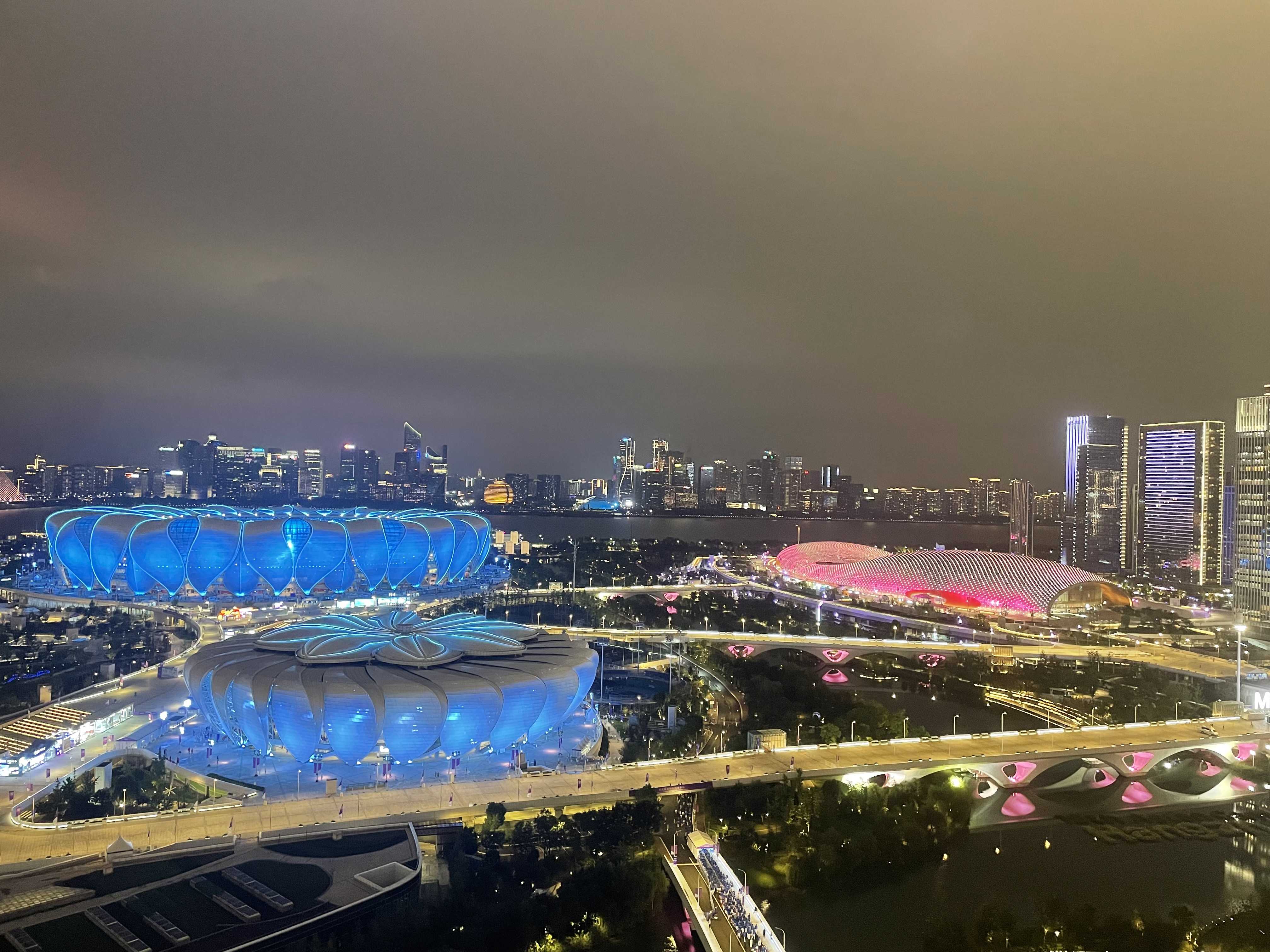 信息技术中心：方文诗《潮起亚细亚》