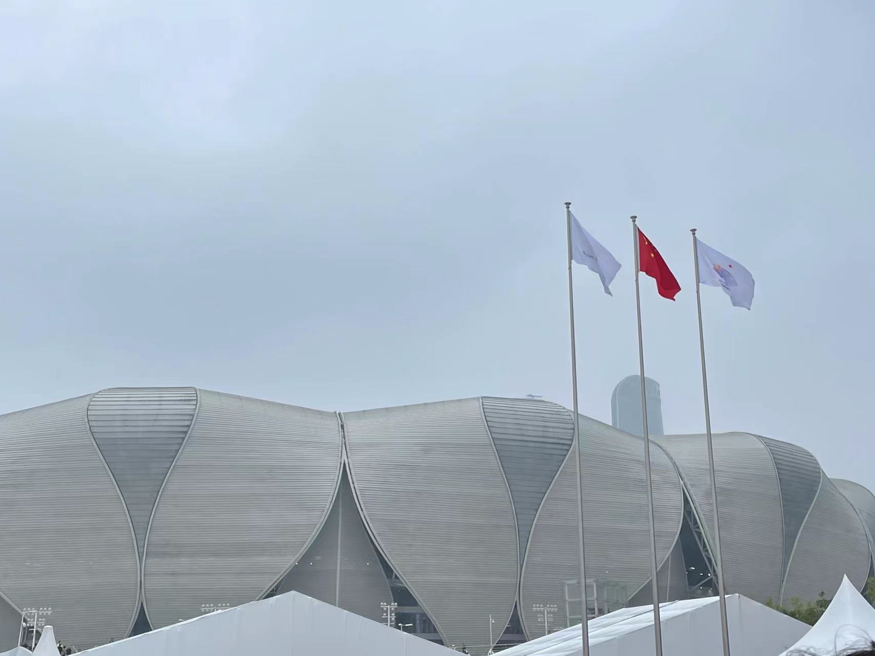 信息资源中心：秦丽华-五星红旗高高飘扬