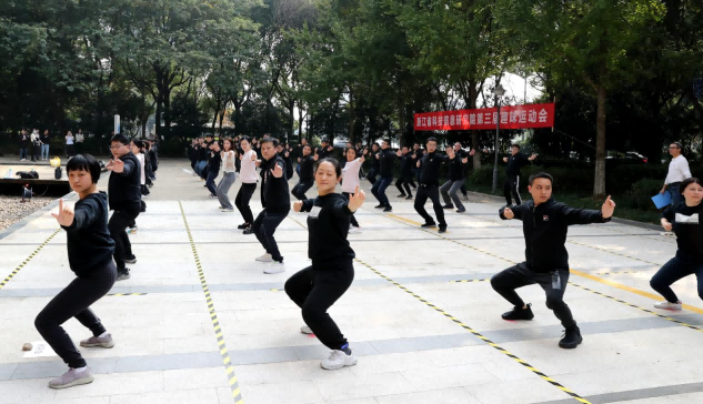 我院举办第三届趣味运动会图2